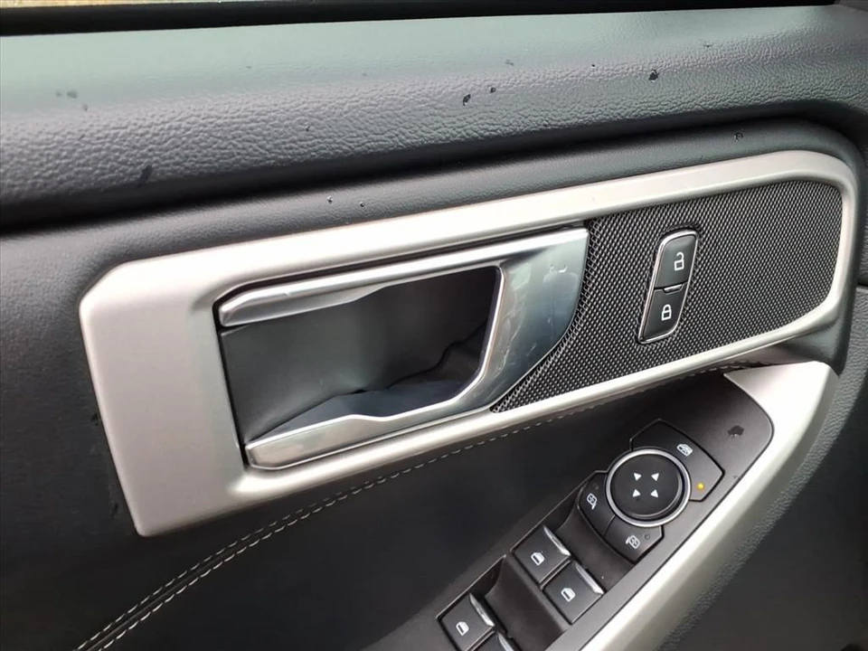2022 Ford Explorer 6th Gen - Image 16 of 21