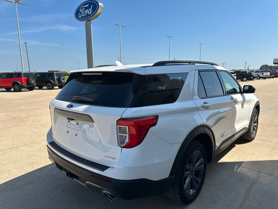 2022 Ford Explorer 6th Gen - Image 11 of 12