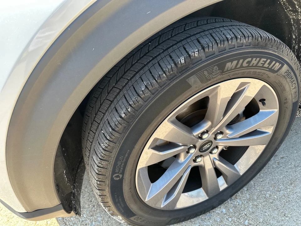 2022 Ford Explorer 6th Gen - Image 4 of 12