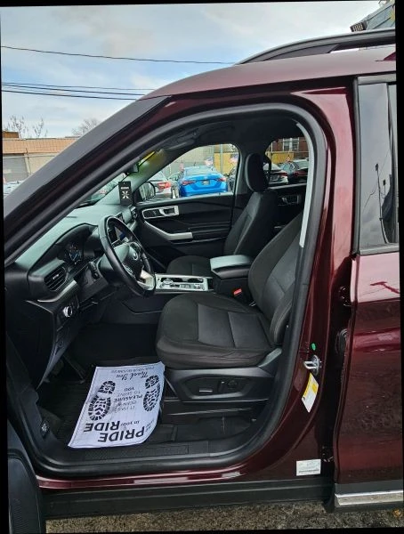 2022 Ford Explorer 6th Gen - Image 8 of 12