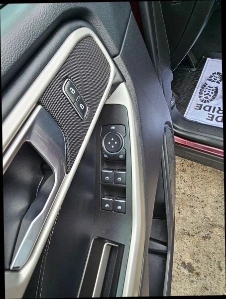 2022 Ford Explorer 6th Gen - Image 6 of 12