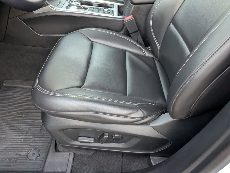 2022 Ford Explorer 6th Gen - Image 13 of 21