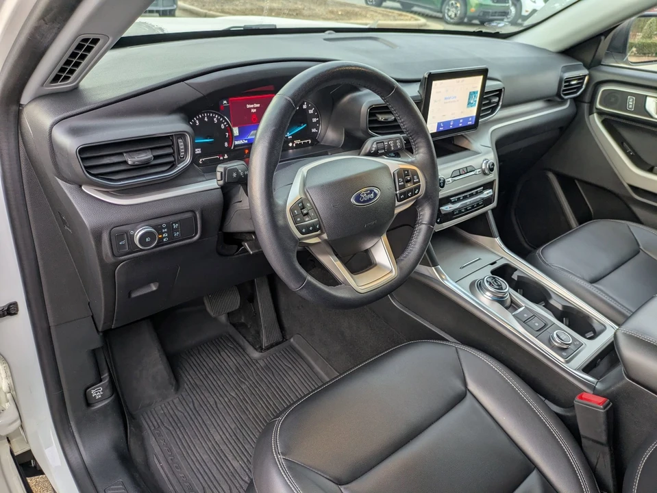 2022 Ford Explorer 6th Gen - Image 14 of 21