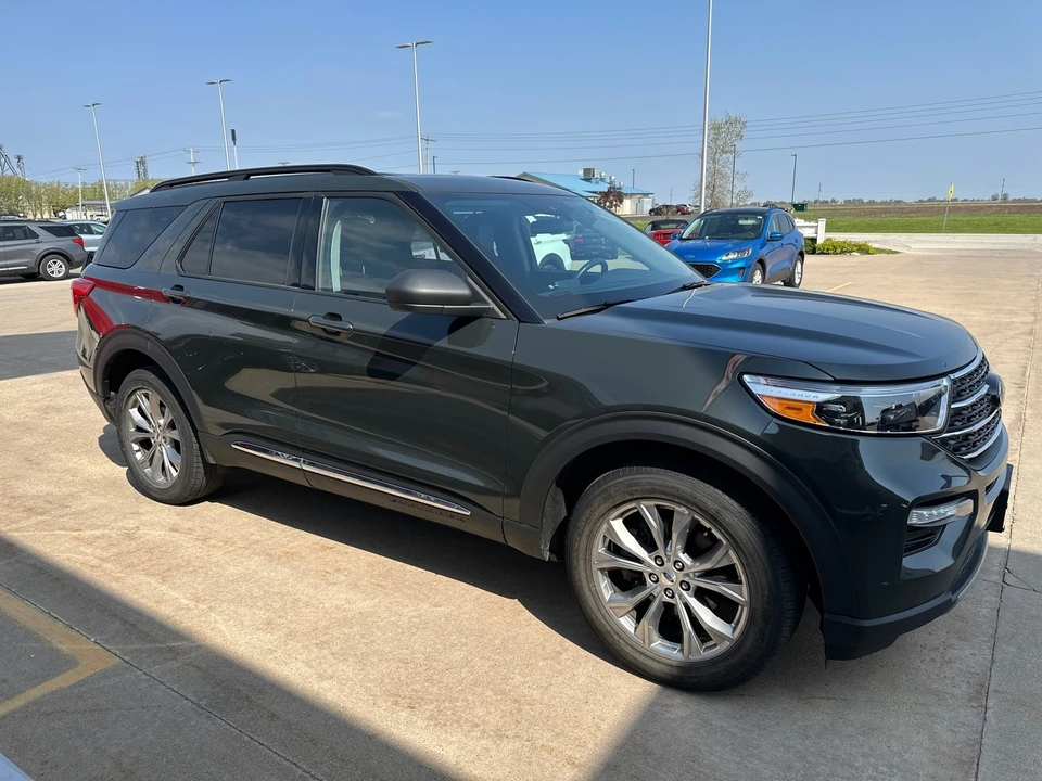 2022 Ford Explorer 6th Gen - Image 5 of 12