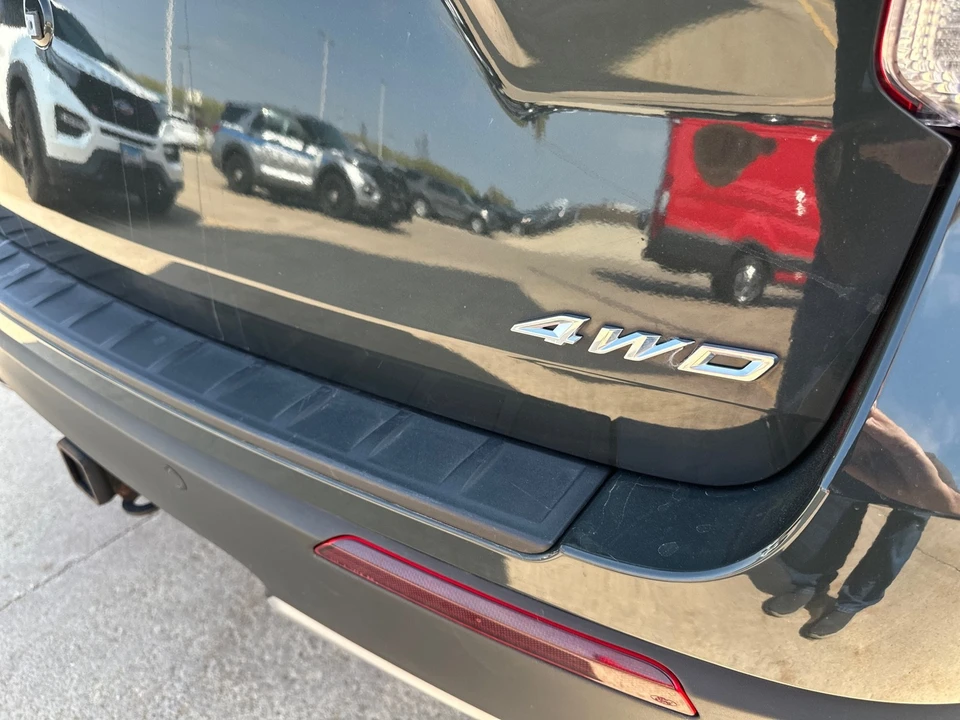 2022 Ford Explorer 6th Gen - Image 7 of 12