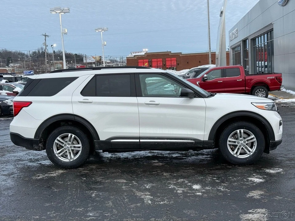 2022 Ford Explorer 6th Gen - Image 2 of 12
