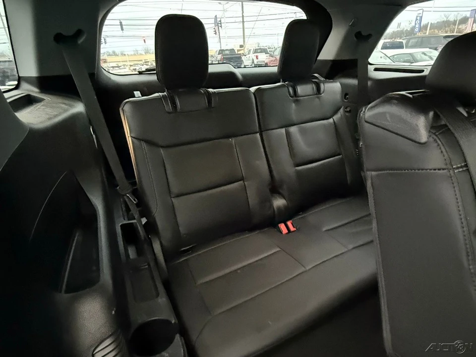 2022 Ford Explorer 6th Gen - Image 14 of 21