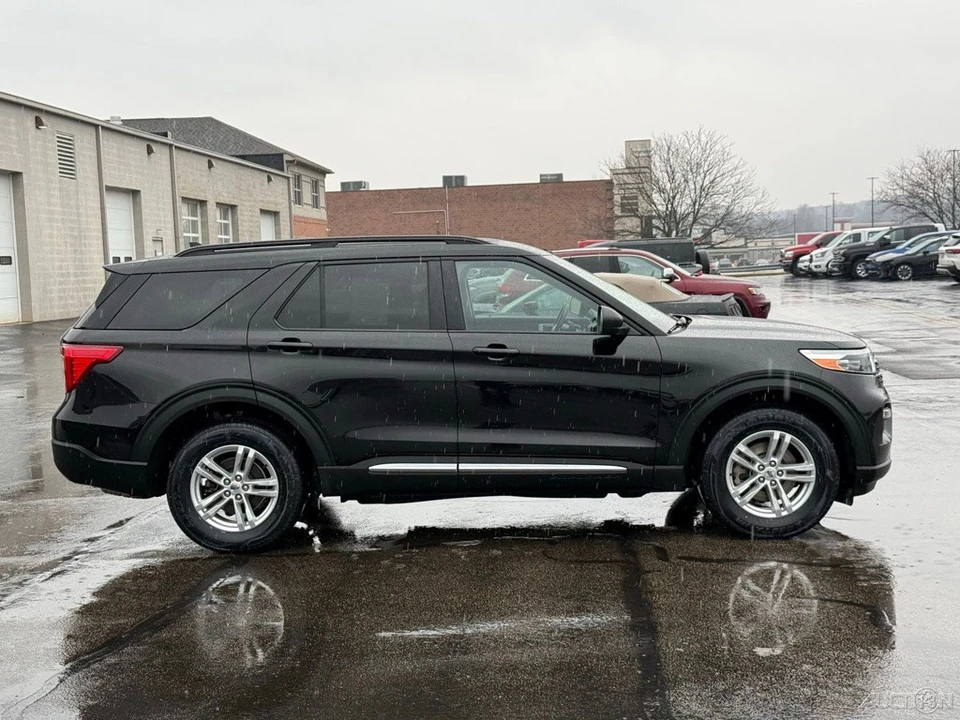 2022 Ford Explorer 6th Gen - Image 2 of 12