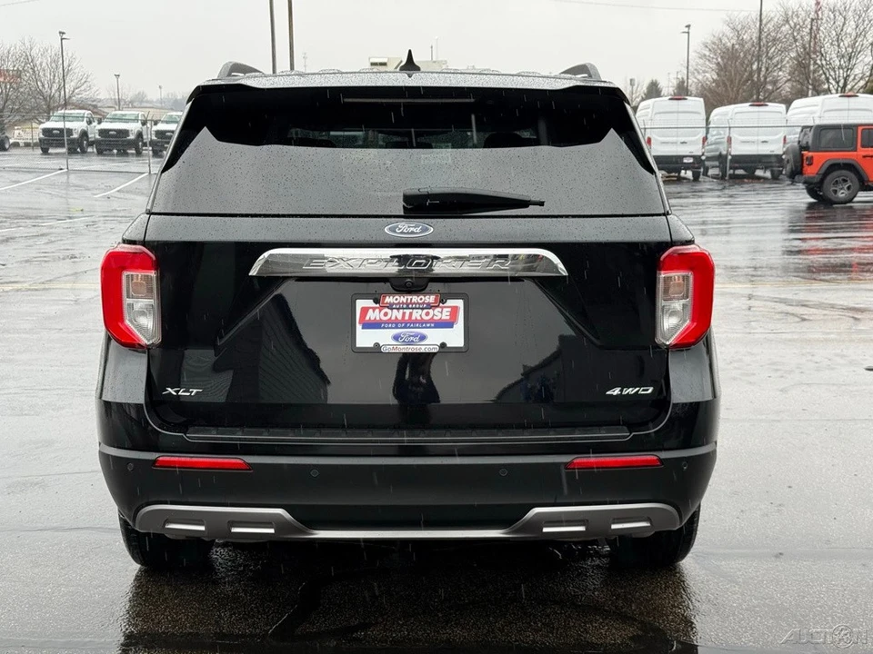 2022 Ford Explorer 6th Gen - Image 4 of 12