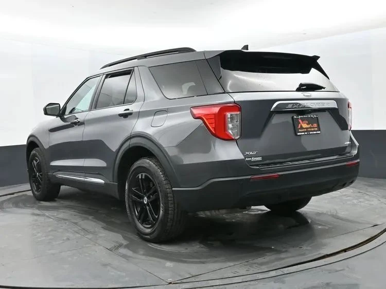 2022 Ford Explorer 6th Gen - Image 9 of 12