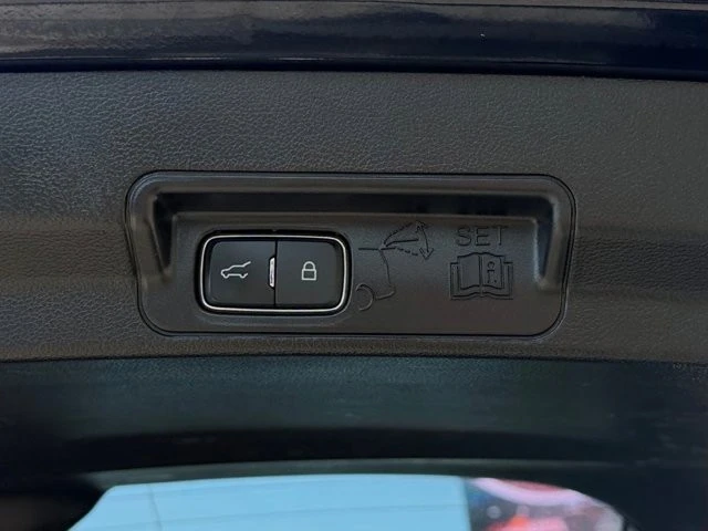 2022 Ford Explorer 6th Gen - Image 11 of 31