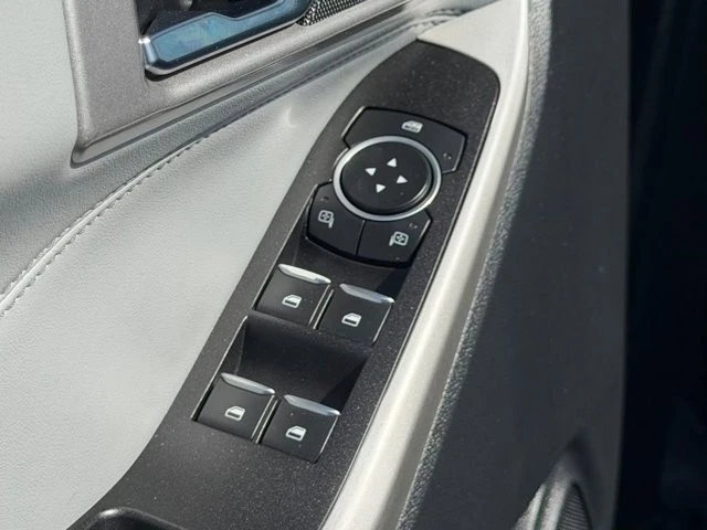 2022 Ford Explorer 6th Gen - Image 15 of 31