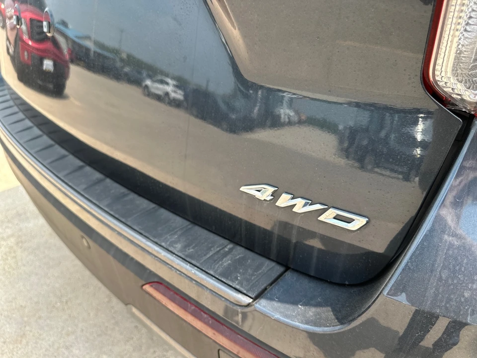 2022 Ford Explorer 6th Gen - Image 10 of 12