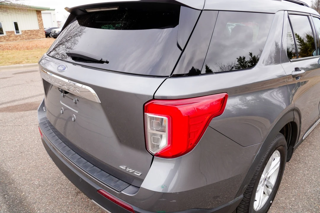 2022 Ford Explorer 6th Gen - Image 28 of 31
