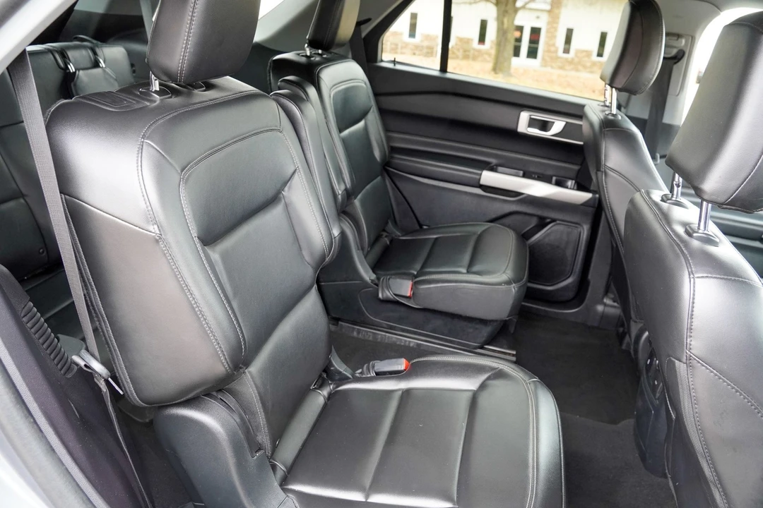 2022 Ford Explorer 6th Gen - Image 17 of 31