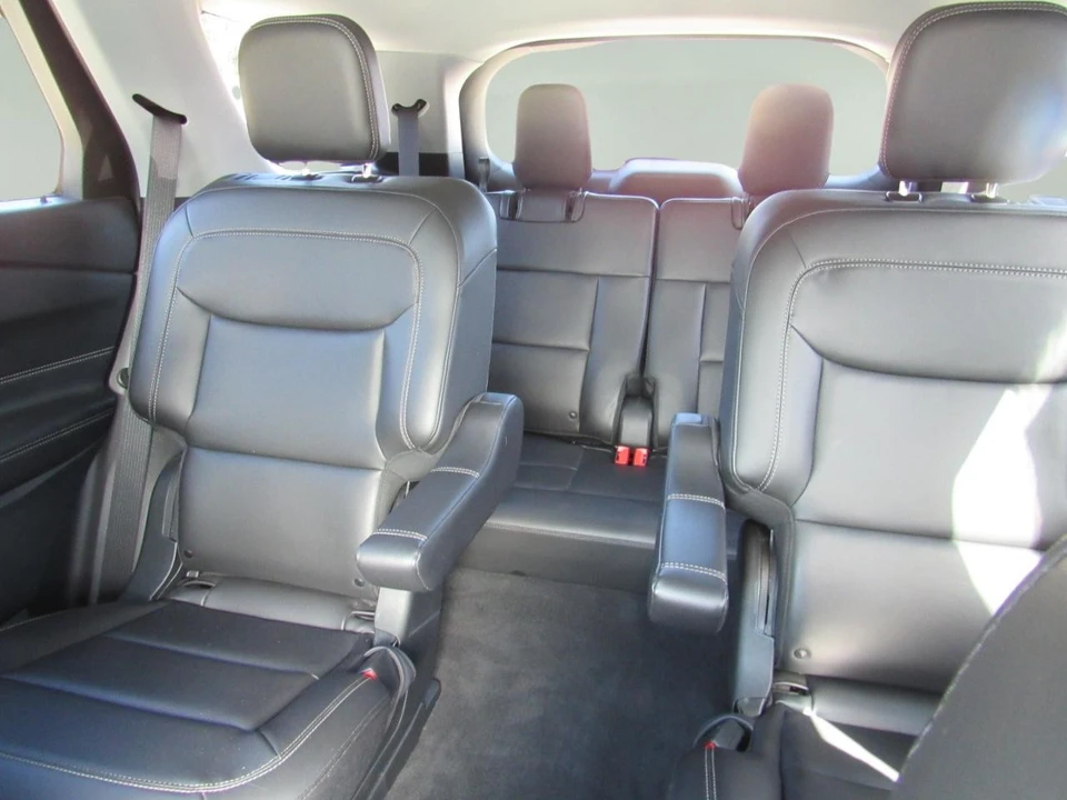 2022 Ford Explorer 6th Gen - Image 8 of 12
