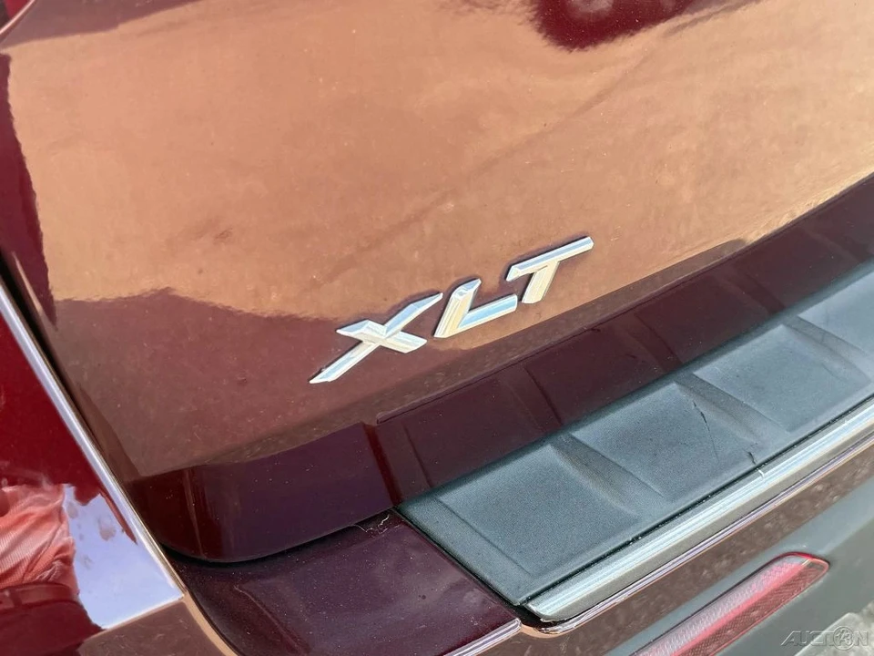 2022 Ford Explorer 6th Gen - Image 14 of 21