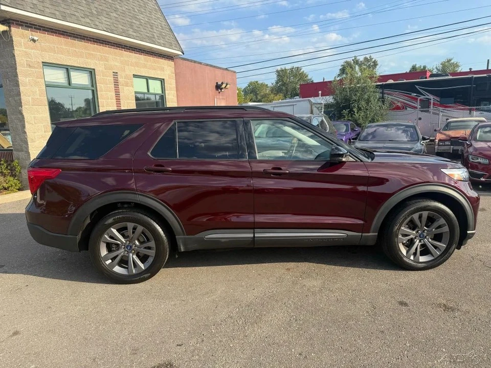 2022 Ford Explorer 6th Gen - Image 4 of 12