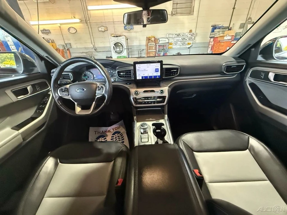 2022 Ford Explorer 6th Gen - Image 16 of 21