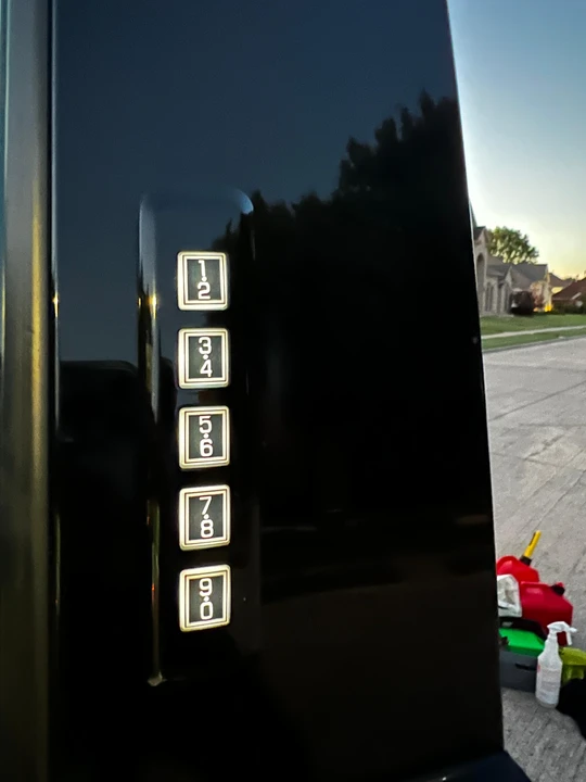 2022 Ford F-150 14th Gen - Image 19 of 30