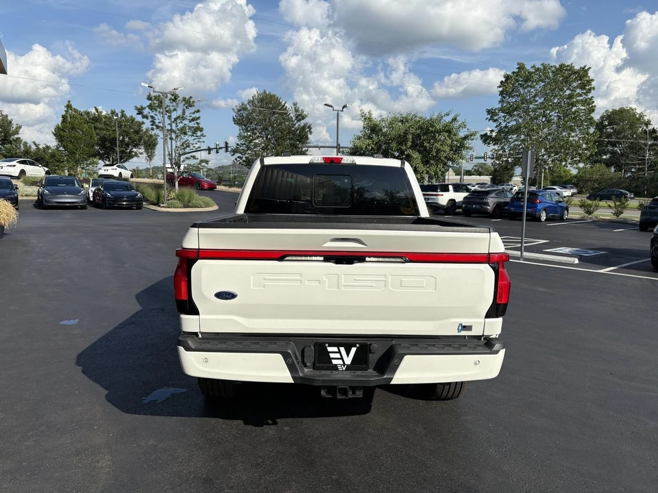 2022 Ford F-150 Lightning 14th Gen - Image 7 of 18