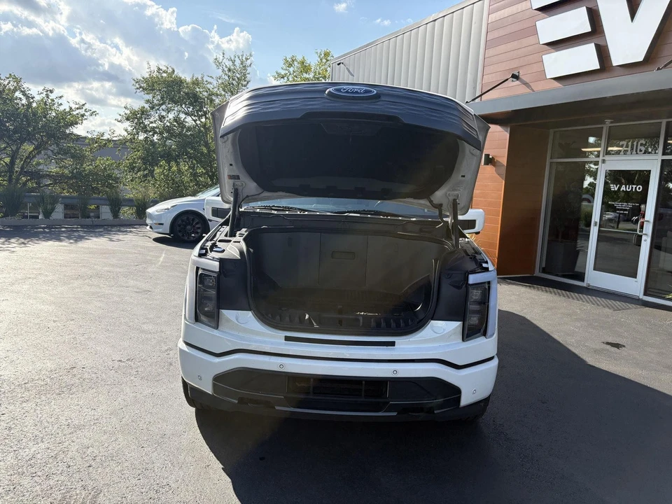 2022 Ford F-150 Lightning 14th Gen - Image 10 of 18
