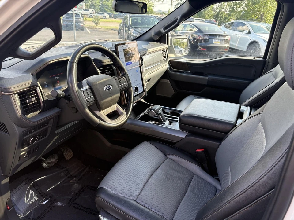 2022 Ford F-150 Lightning 14th Gen - Image 12 of 18
