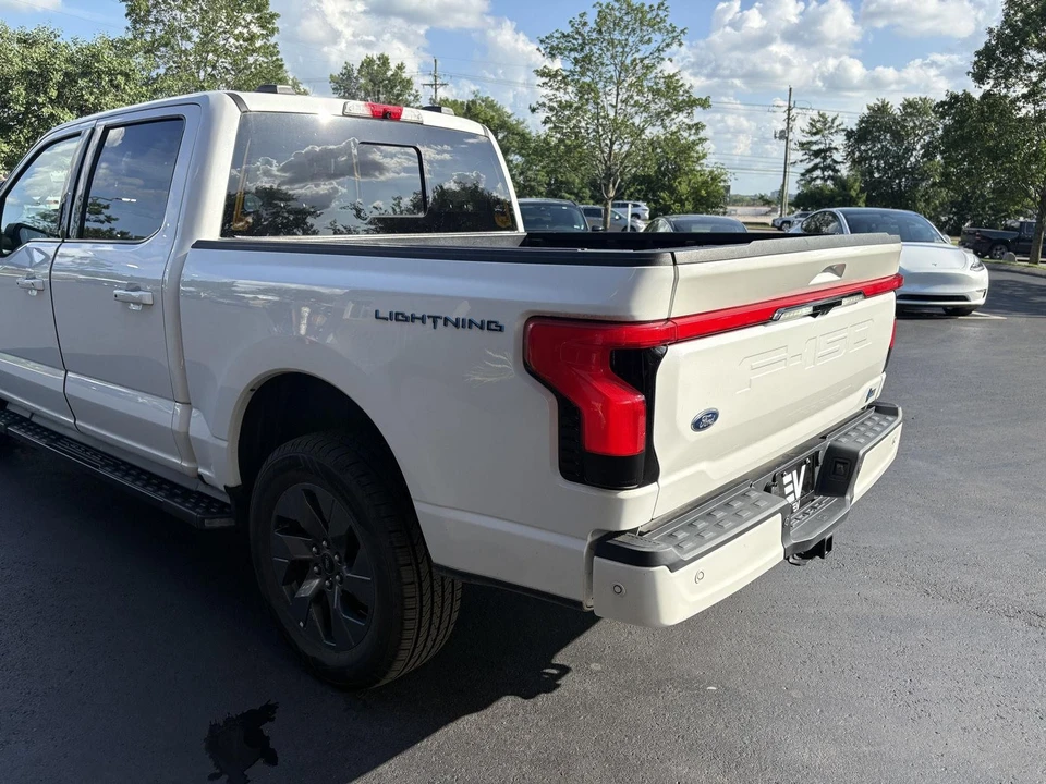 2022 Ford F-150 Lightning 14th Gen - Image 6 of 18