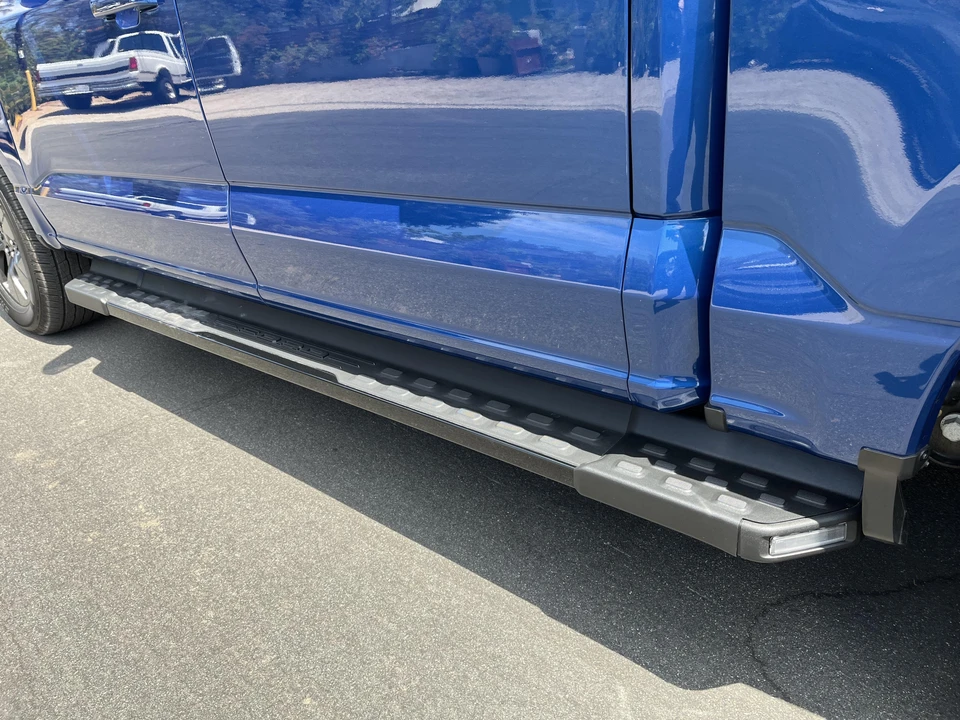 2022 Ford F-150 Lightning 14th Gen - Image 26 of 31