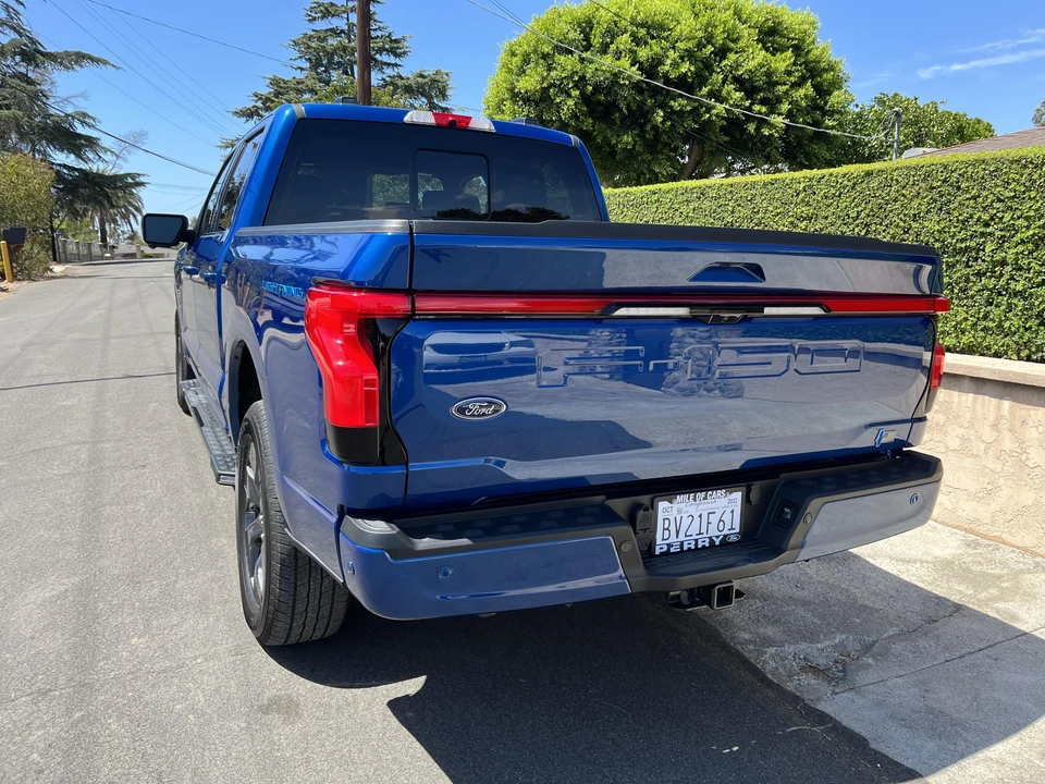 2022 Ford F-150 Lightning 14th Gen - Image 11 of 31