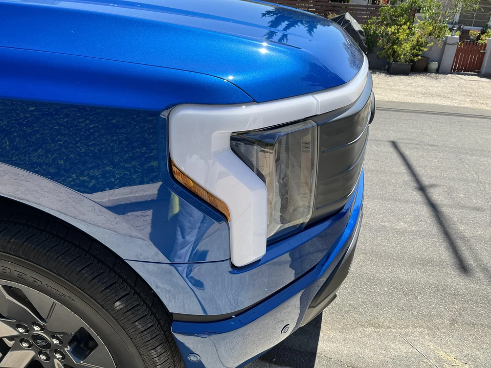 2022 Ford F-150 Lightning 14th Gen - Image 15 of 31