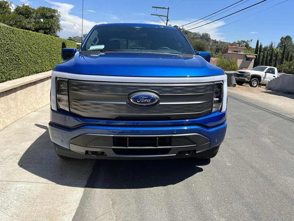 2022 Ford F-150 Lightning 14th Gen - Image 6 of 31
