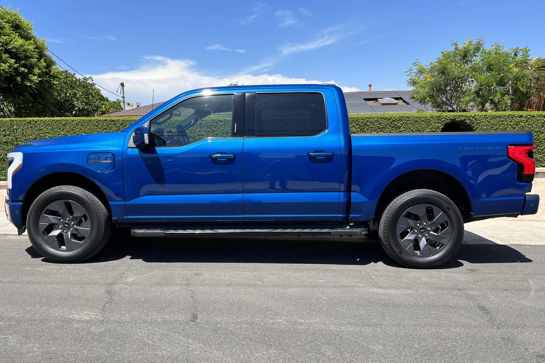 2022 Ford F-150 Lightning 14th Gen - Image 9 of 31