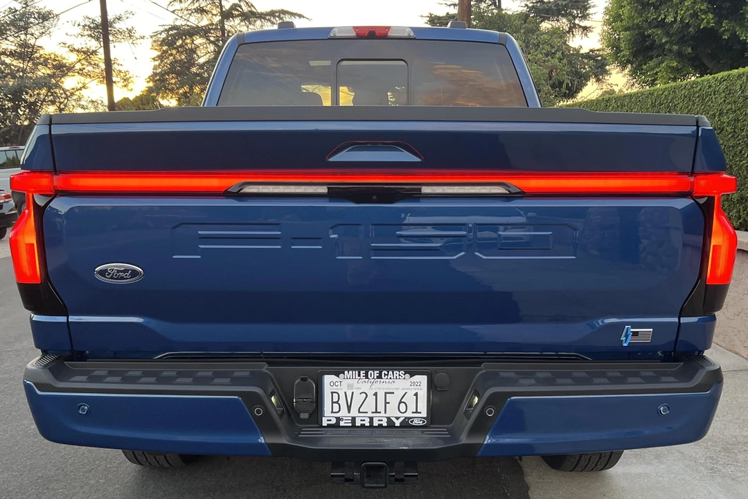 2022 Ford F-150 Lightning 14th Gen - Image 5 of 31
