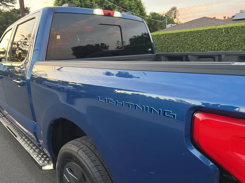 2022 Ford F-150 Lightning 14th Gen - Image 30 of 31
