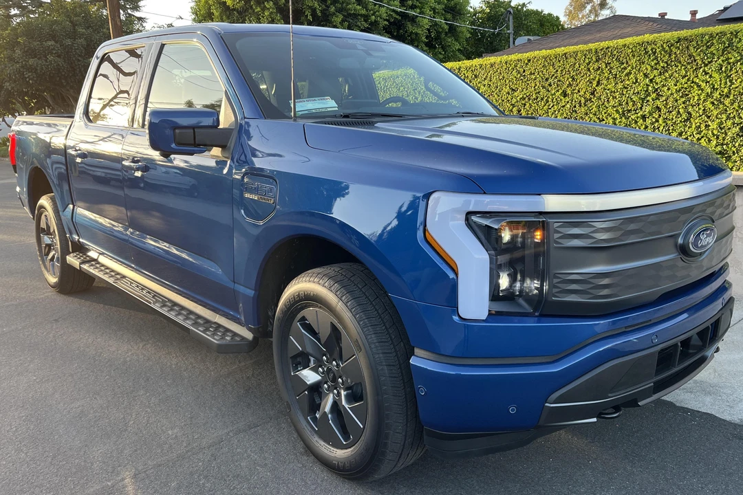 2022 Ford F-150 Lightning 14th Gen - Image 3 of 31