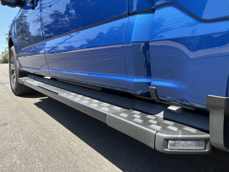 2022 Ford F-150 Lightning 14th Gen - Image 27 of 31
