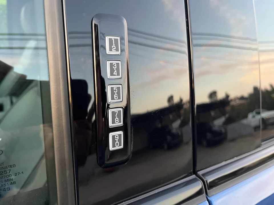 2022 Ford F-150 Lightning 14th Gen - Image 24 of 31