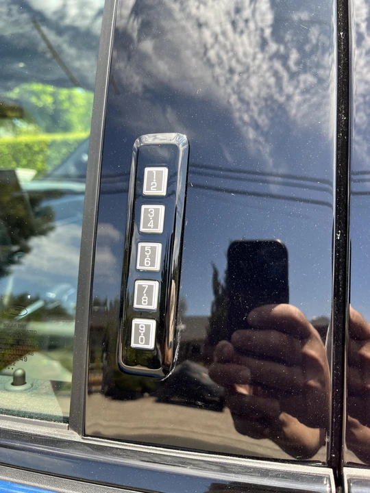 2022 Ford F-150 Lightning 14th Gen - Image 25 of 31