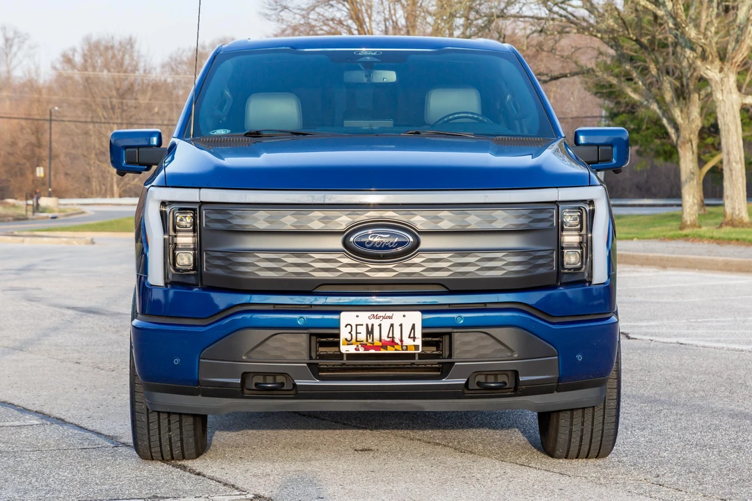2022 Ford F-150 Lightning 14th Gen - Image 2 of 31