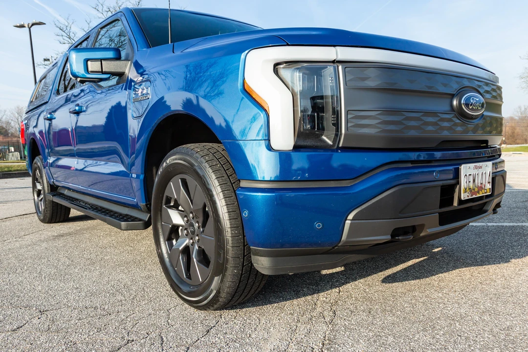 2022 Ford F-150 Lightning 14th Gen - Image 13 of 31