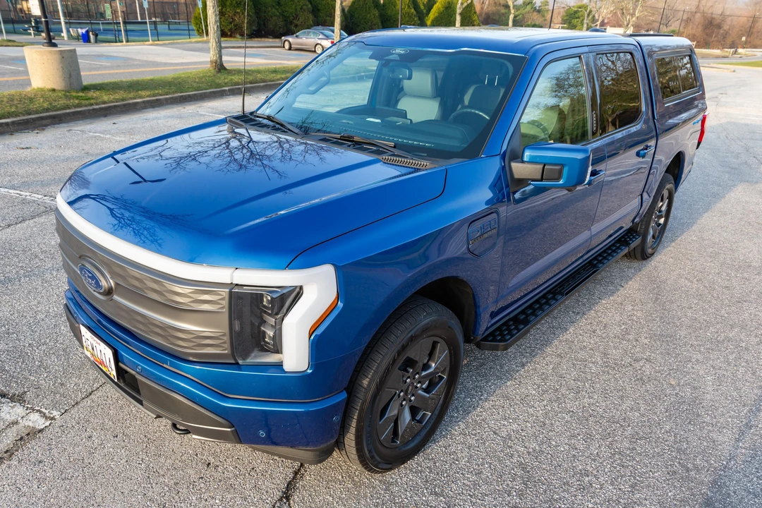2022 Ford F-150 Lightning 14th Gen - Image 7 of 31