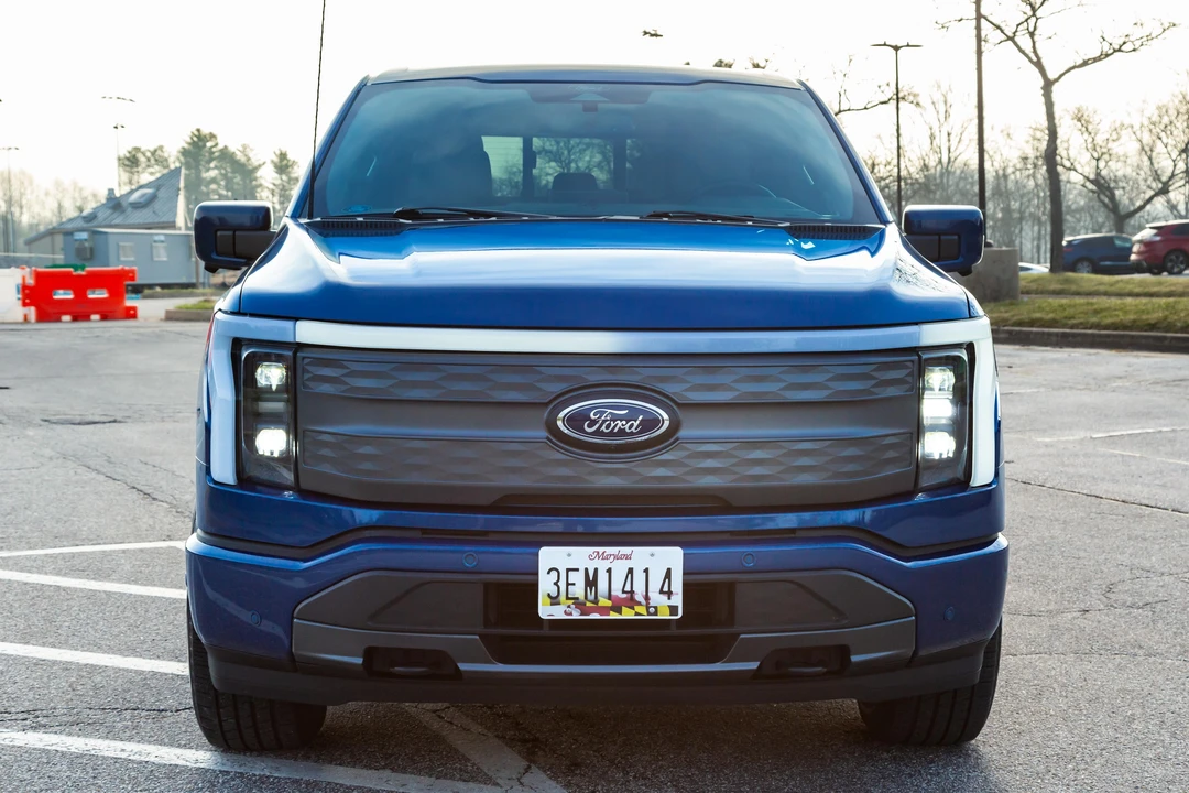 2022 Ford F-150 Lightning 14th Gen - Image 6 of 31