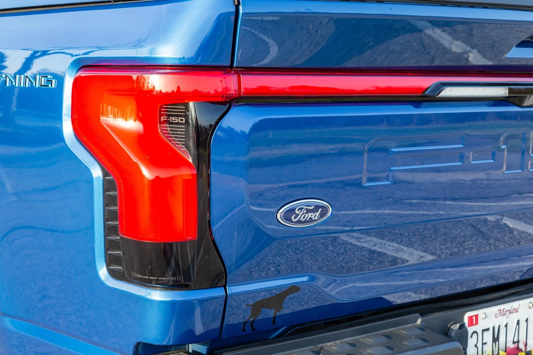 2022 Ford F-150 Lightning 14th Gen - Image 23 of 31