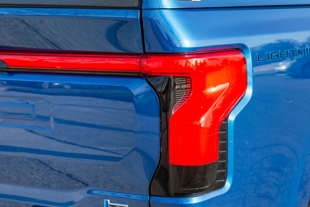 2022 Ford F-150 Lightning 14th Gen - Image 26 of 31