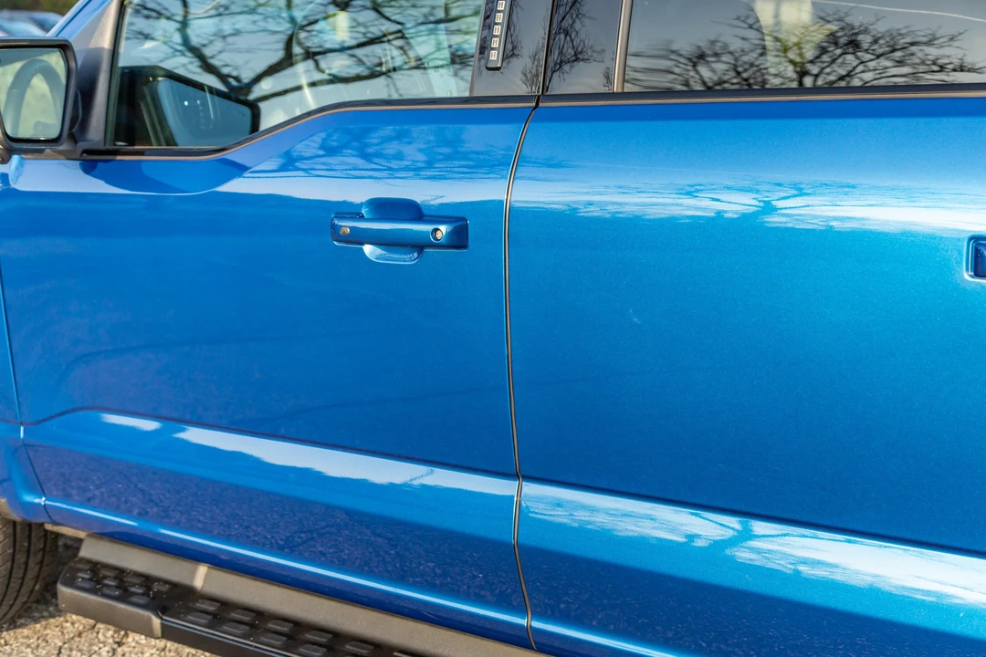 2022 Ford F-150 Lightning 14th Gen - Image 19 of 31