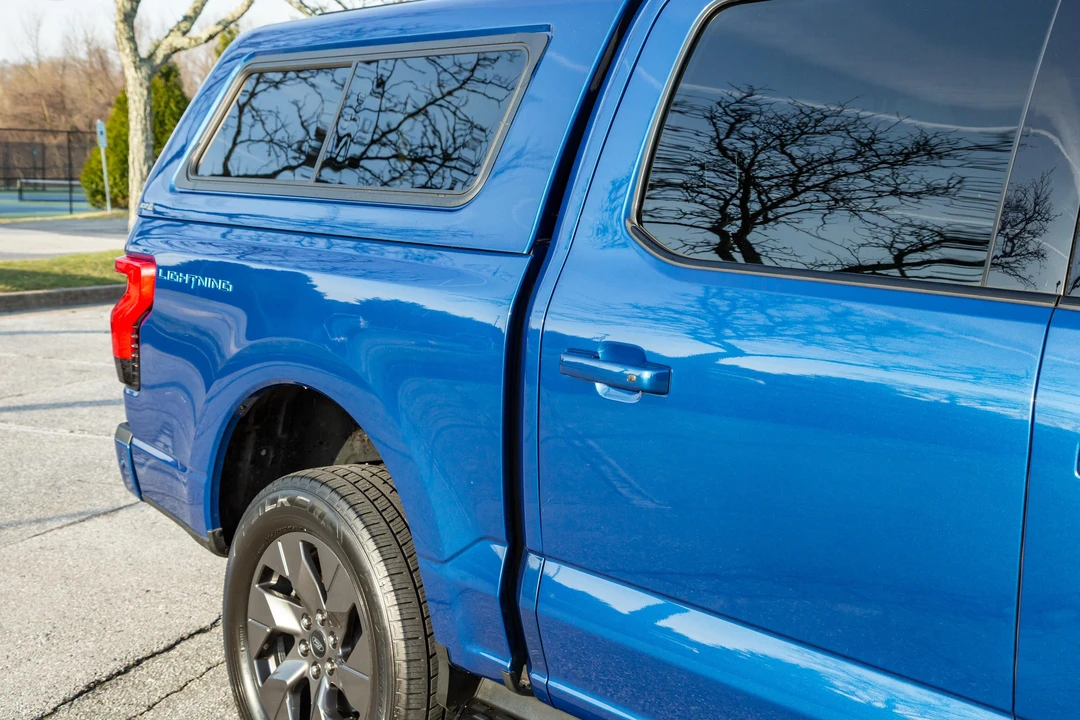 2022 Ford F-150 Lightning 14th Gen - Image 27 of 31