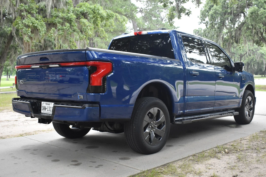 2022 Ford F-150 Lightning 14th Gen - Image 4 of 5