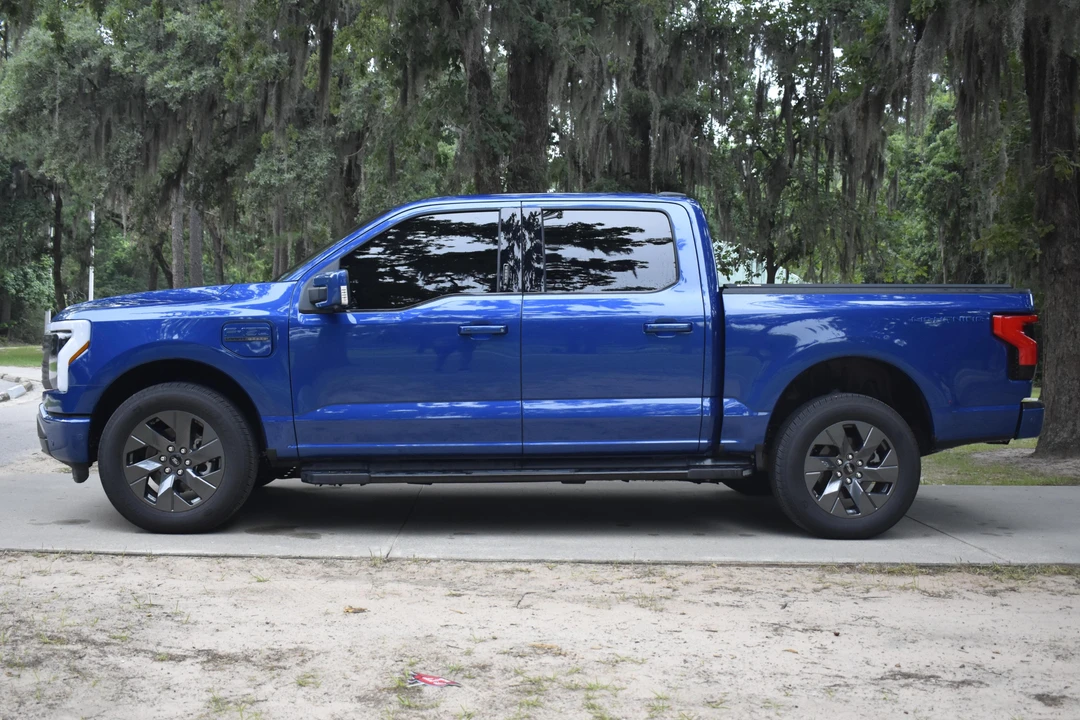 2022 Ford F-150 Lightning 14th Gen - Image 3 of 5