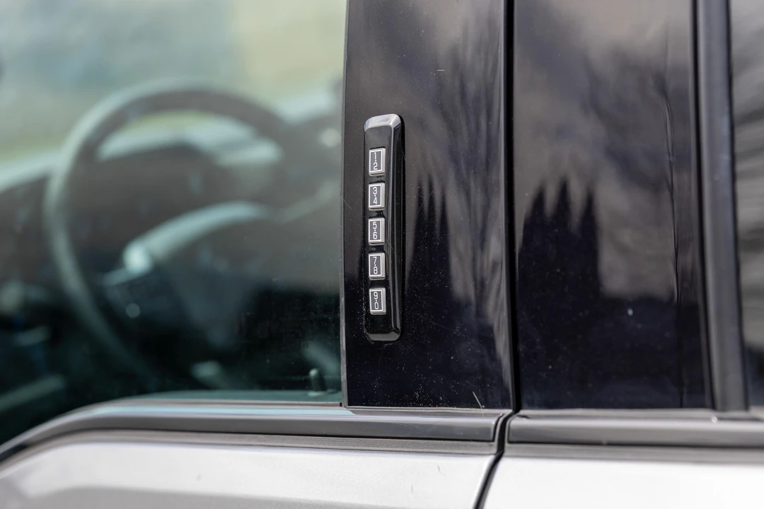 2022 Ford F-150 Lightning 14th Gen - Image 20 of 31